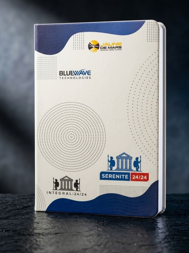 Carnet de notes d'entreprise avec couverture rigide personnalisée aux couleurs de plusieurs marques.